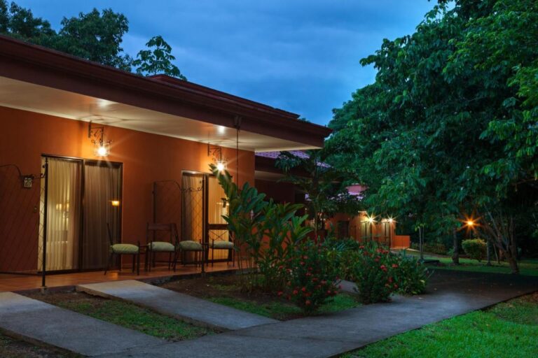 lodge caño negro