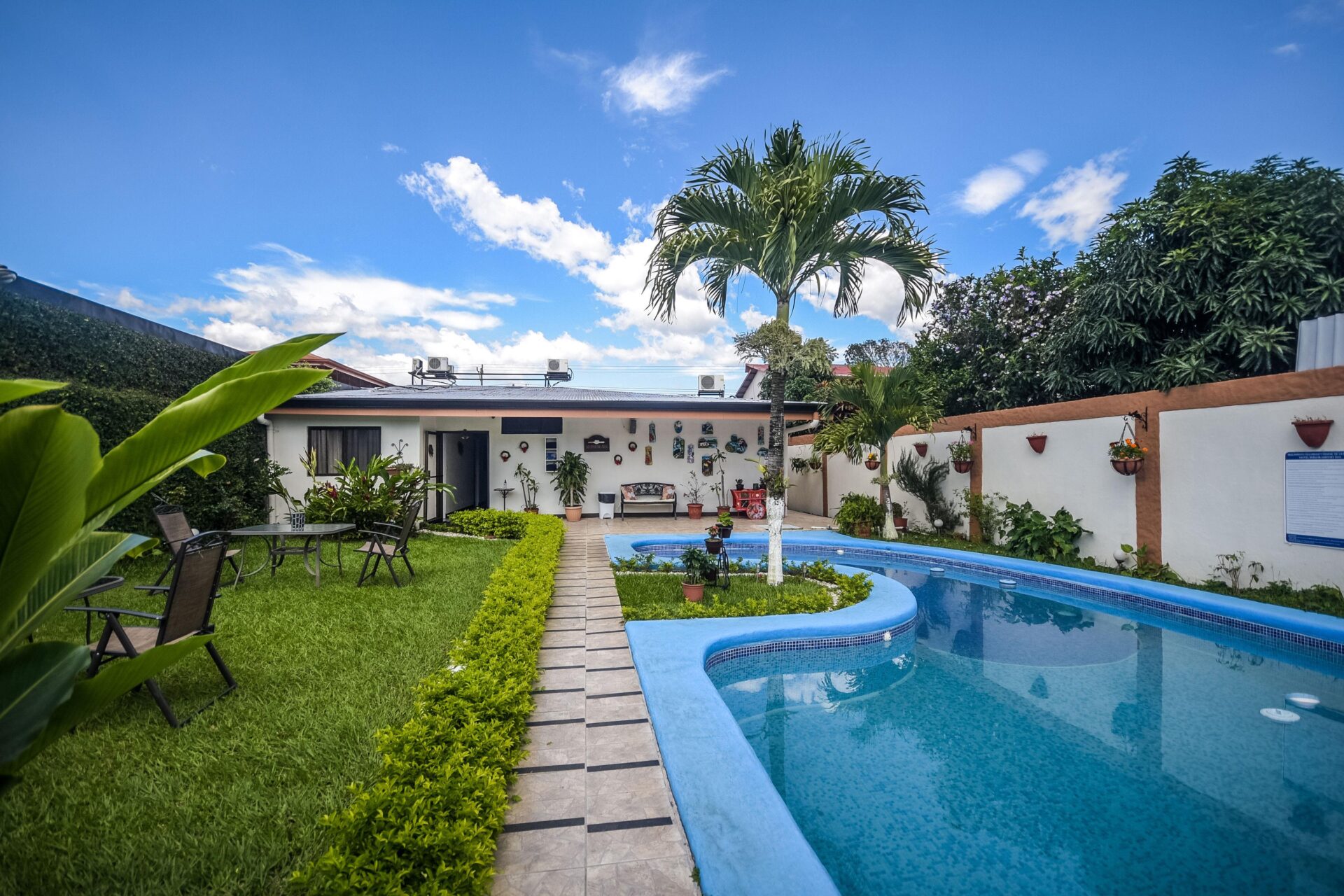 Hotel Berlor Airport - Directorio Turístico de Costa Rica